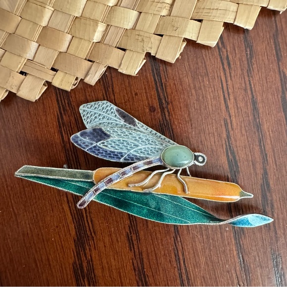 Vintage Dragonfly GUILLOCHE Enamel Marked S925 Cabochon Jade Stone Brooch SS